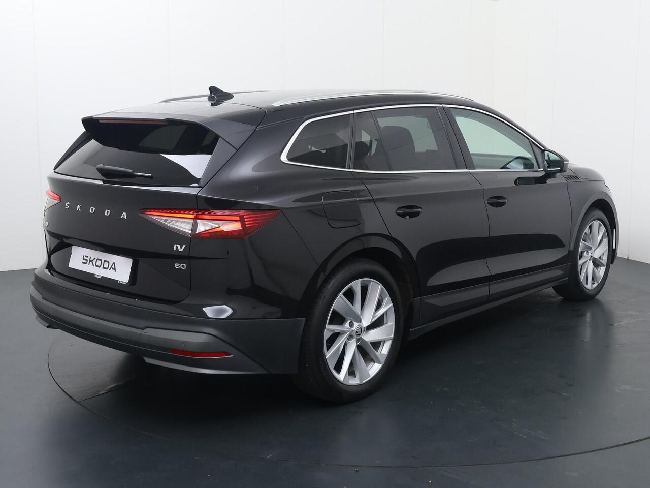 Skoda Enyaq iV 60 | 180 PK | SoH 91% | Achteruitrijcamera | Matrix LED koplampen | Voorstoelen verwarmd | 20" LM velgen |