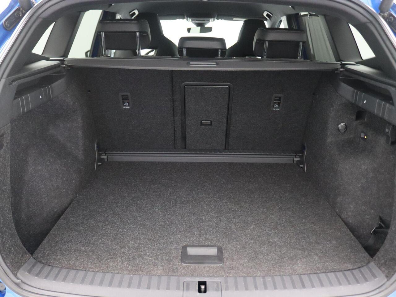 Skoda Enyaq iV 60 Sportline 170PK Aut. SOH 94%, Trekhaak, Virtual Pedal, Keyless, Side Assist, Achteruitrijcamera, Stoel-Stuurverwarming, 20" LM Velgen, Matrix LED-Verlichting