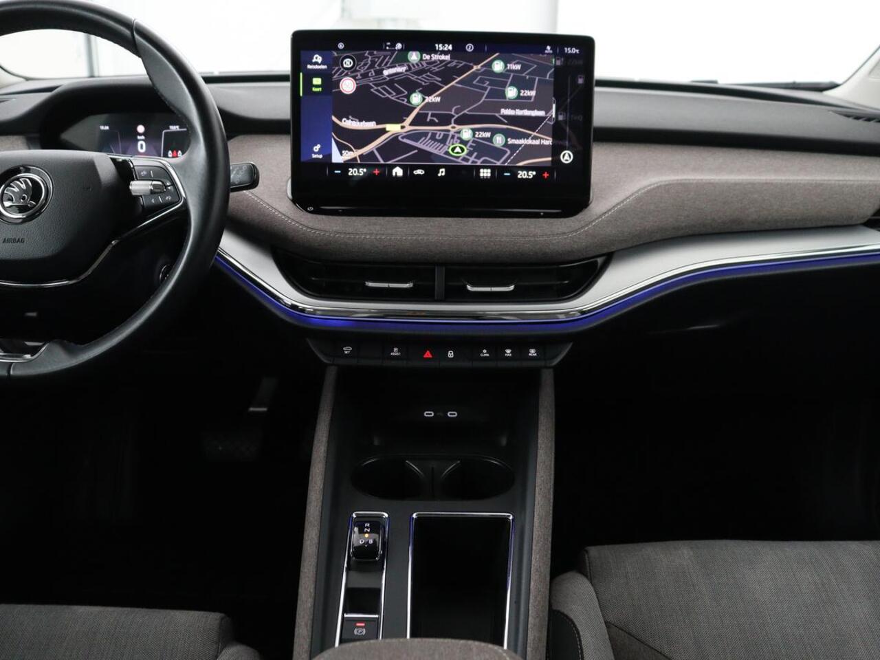 Skoda Enyaq iV 60 | 68.900km NAP | Sfeerverlichting | Carplay | Half leder | Navigatie | Full LED | Chroom Pack | Climate control | Parkeerhulp | Cruise control