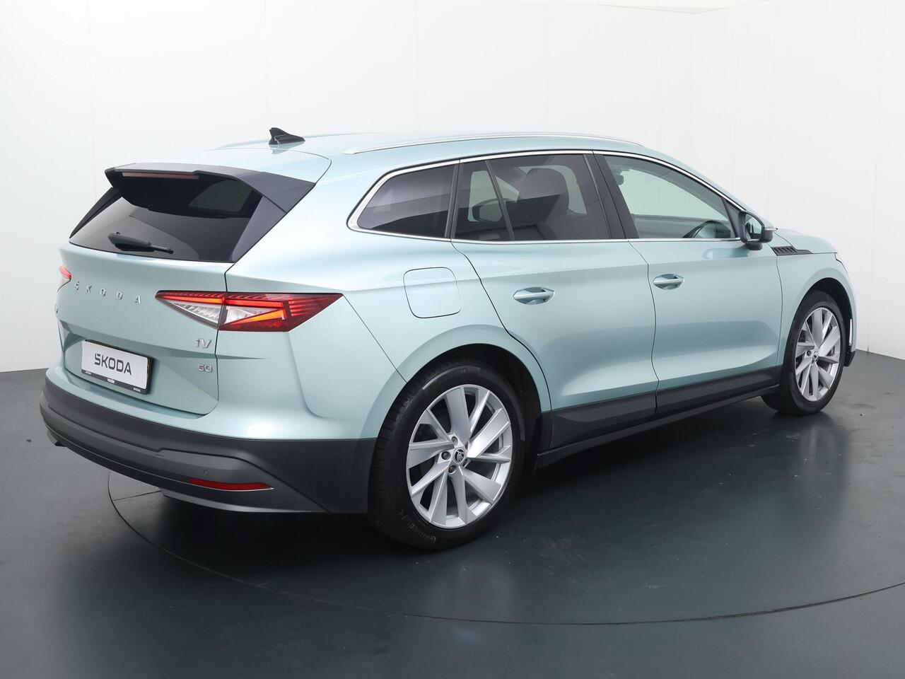 Skoda Enyaq iV 60 | 180 PK | SoH 89% | Trekhaak | Matrix LED koplampen | Voorstoelen verwarmd | 20" LM velgen | Achteruitrijcamera |