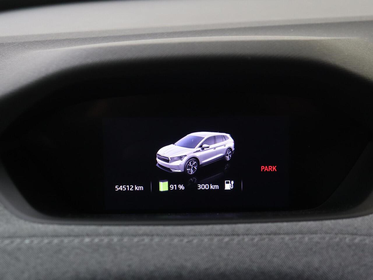 Skoda Enyaq iV 60 | Parkeerassistent | Navigatie | Cruise control | Voorklimatisering | CarPlay | Parkeersensoren | Lane- en frontassist |