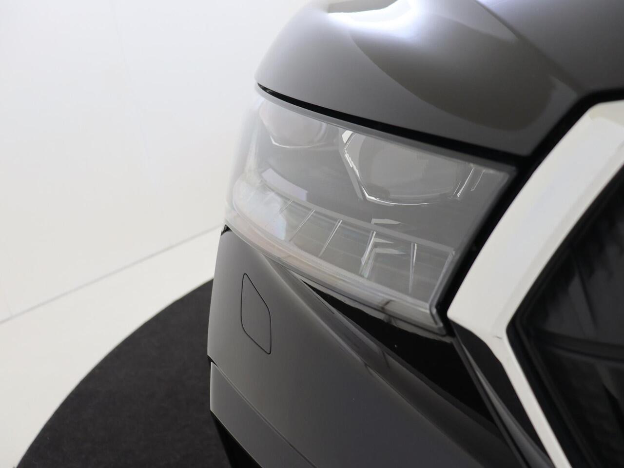 Skoda Enyaq iV 60 | 3-zone airco | Stoelverwarming | Achteruitrijcamera | Navigatie | Voorklimatisering | LED matrix verlichting | CarPlay |