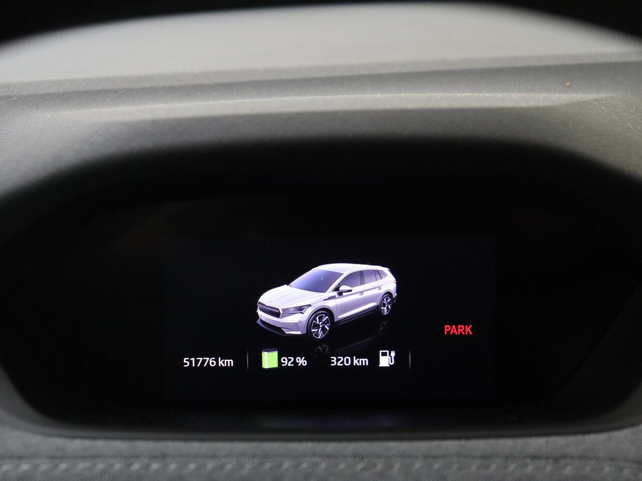 Skoda Enyaq iV 60 | 3-zone airco | Stoelverwarming | Achteruitrijcamera | Navigatie | Voorklimatisering | LED matrix verlichting | CarPlay |