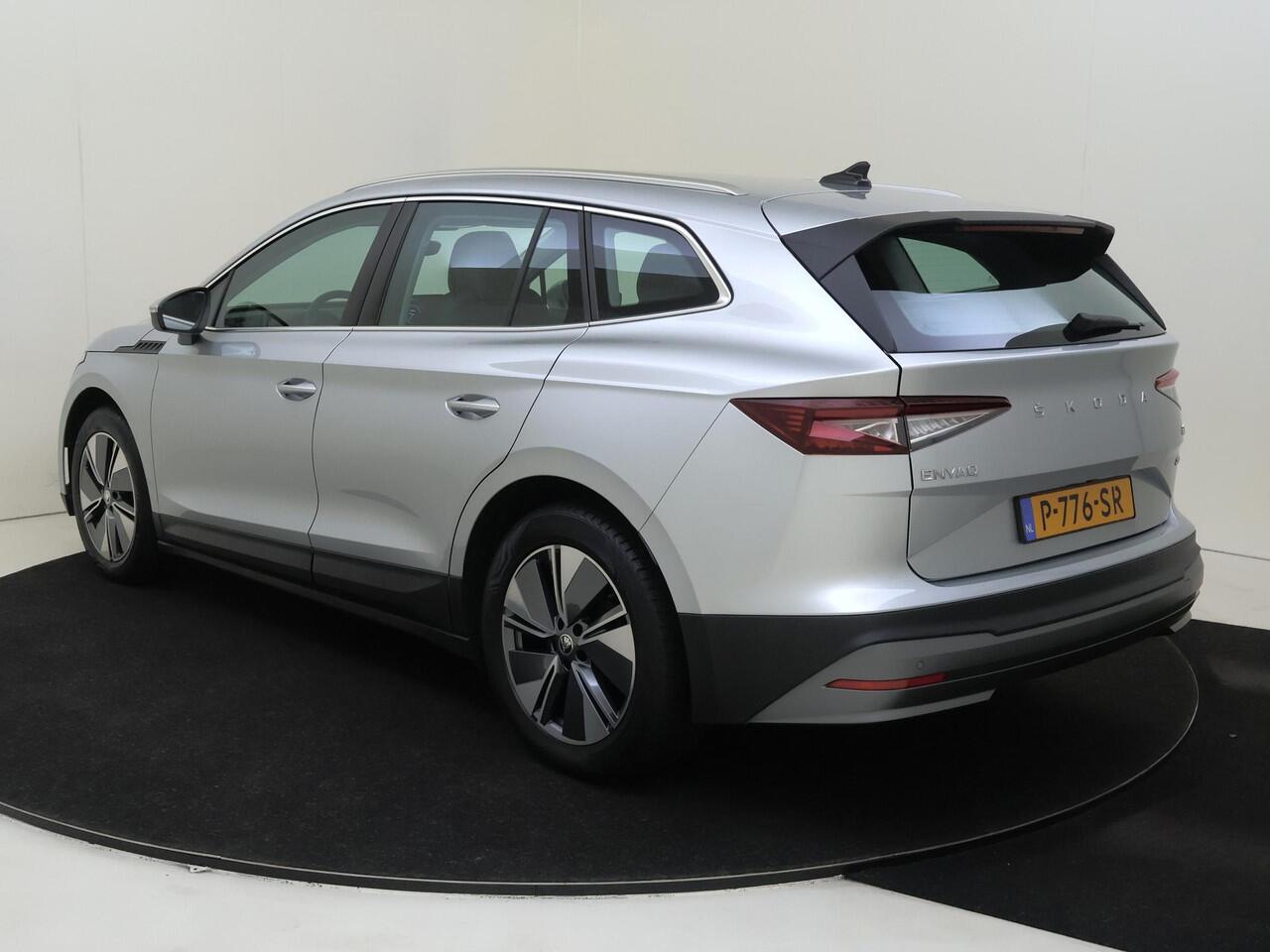 Skoda Enyaq iV 80 | Achteruitrijcamera | Dodehoek detectie | Stoel- en stuurwielverwarming | 3-zone airco | LED matrix verlichting | Adaptieve cruise control | Navigatie |