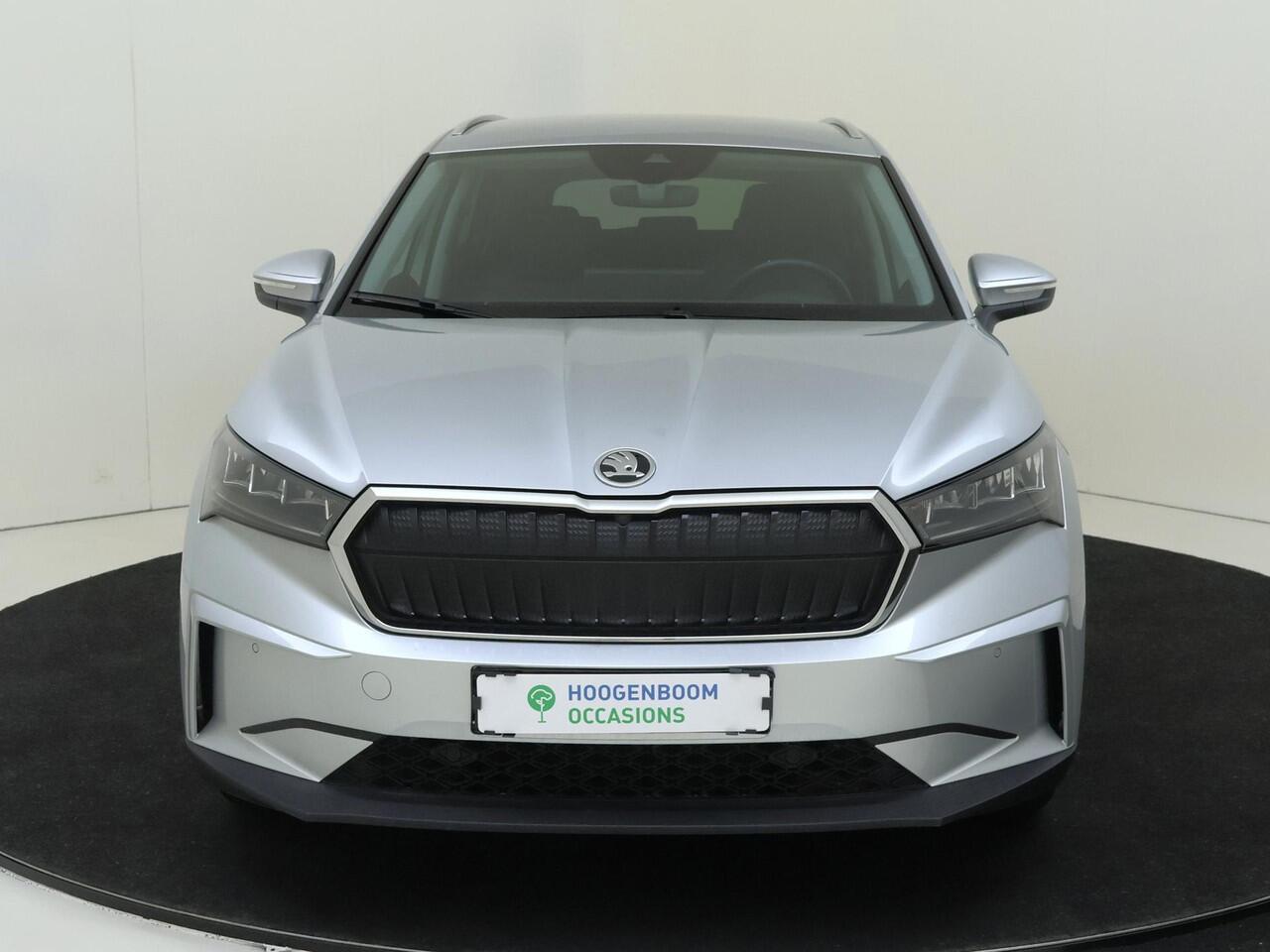 Skoda Enyaq iV 80 | Keyless | 3-zone airco | Stoel- en stuurwielverwarming | Navigatie | Achteruitrijcamera | Cruise control | Voorklimatisering |