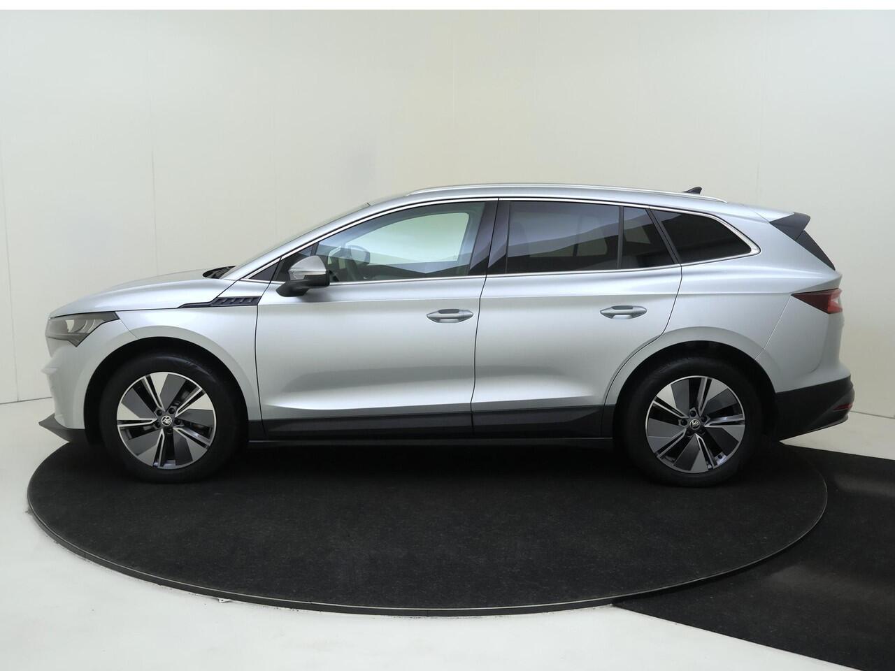 Skoda Enyaq iV 80 | Keyless | 3-zone airco | Stoel- en stuurwielverwarming | Navigatie | Achteruitrijcamera | Cruise control | Voorklimatisering |