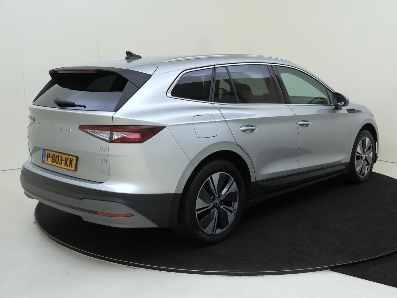 Skoda Enyaq iV 80 | Keyless | 3-zone airco | Stoel- en stuurwielverwarming | Navigatie | Achteruitrijcamera | Cruise control | Voorklimatisering |