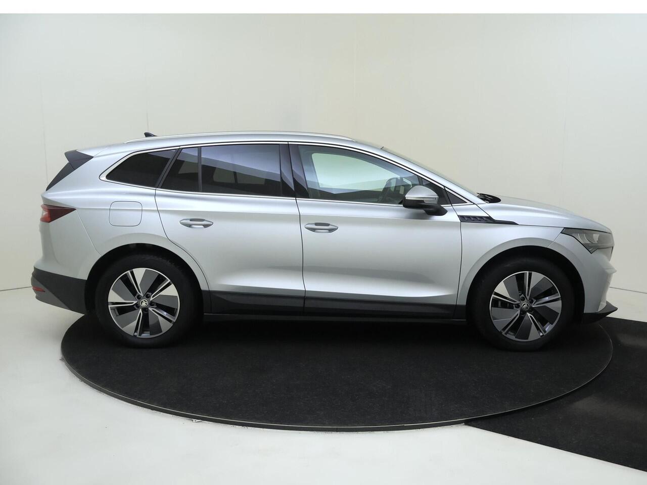 Skoda Enyaq iV 80 | Keyless | 3-zone airco | Stoel- en stuurwielverwarming | Navigatie | Achteruitrijcamera | Cruise control | Voorklimatisering |