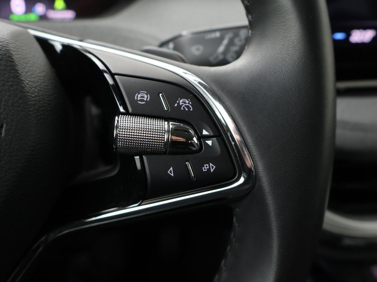 Skoda Enyaq iV 80 | 204 PK | SoH 95% | Verwarmde voorstoelen | Navigatiesysteem | Adaptive cruise control |