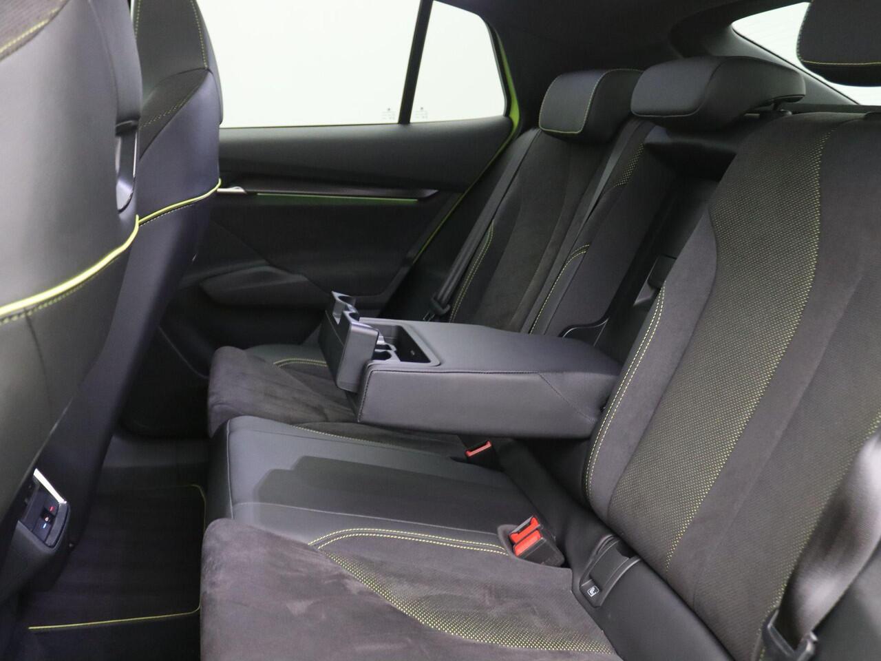 Skoda Enyaq iV Coupé 80 RS 300PK Aut. SOH 95% Panoramadak, Achteruitrijcamera, Adaptieve Cruise Controle, Stoel-Stuurverwarming, Keyless, Side Assist, Trekhaak, 21" LM Velgen