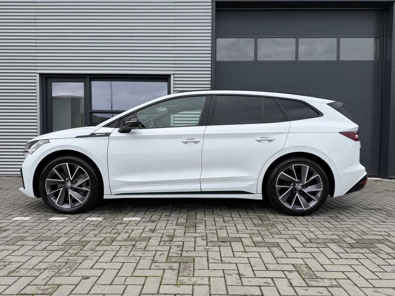 Skoda Enyaq iV 80 Sportline ?SOH 93% ?Sportstoelen Half Leder Alcantara ?Matrix LED ?Full LED ?Sfeerverlichting ?Navigatie ?Camera ?Lichtmetaal 20" ?Parkeersensoren