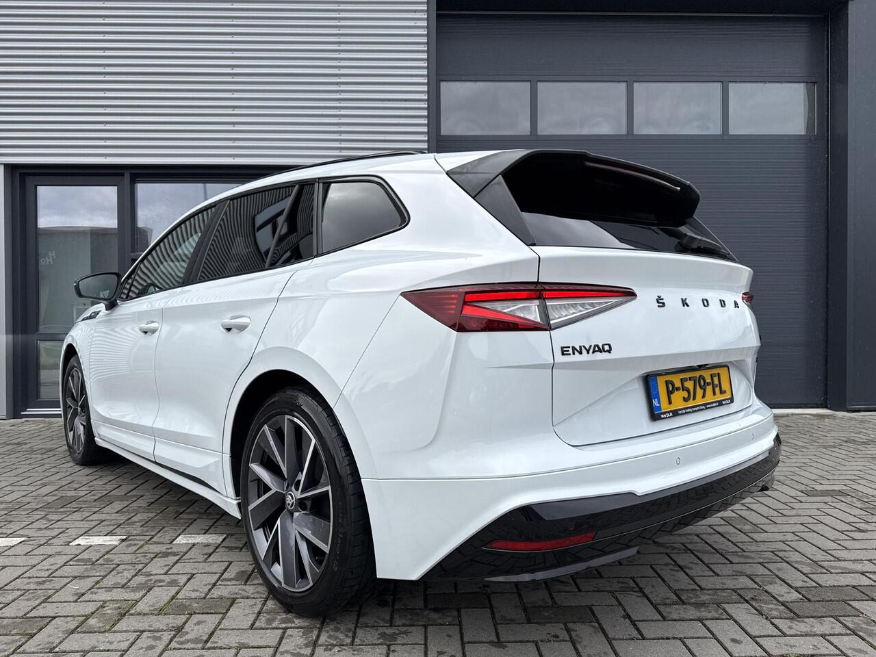 Skoda Enyaq iV 80 Sportline ?SOH 93% ?Sportstoelen Half Leder Alcantara ?Matrix LED ?Full LED ?Sfeerverlichting ?Navigatie ?Camera ?Lichtmetaal 20" ?Parkeersensoren