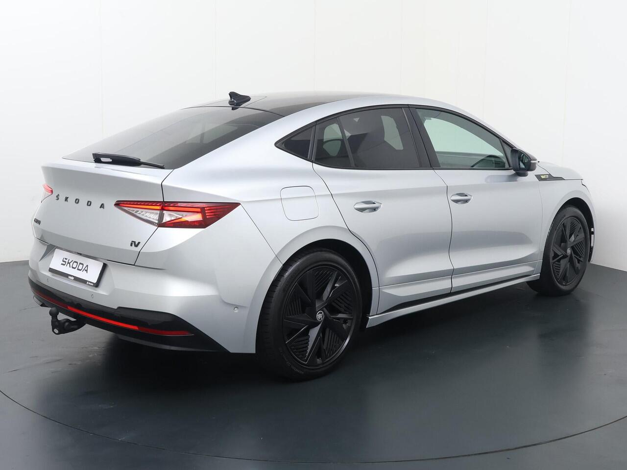 Skoda Enyaq iV Coupé 80 RS | 300 PK | Soh 89% | Trekhaak | Panoramadak | Stoelverwarming