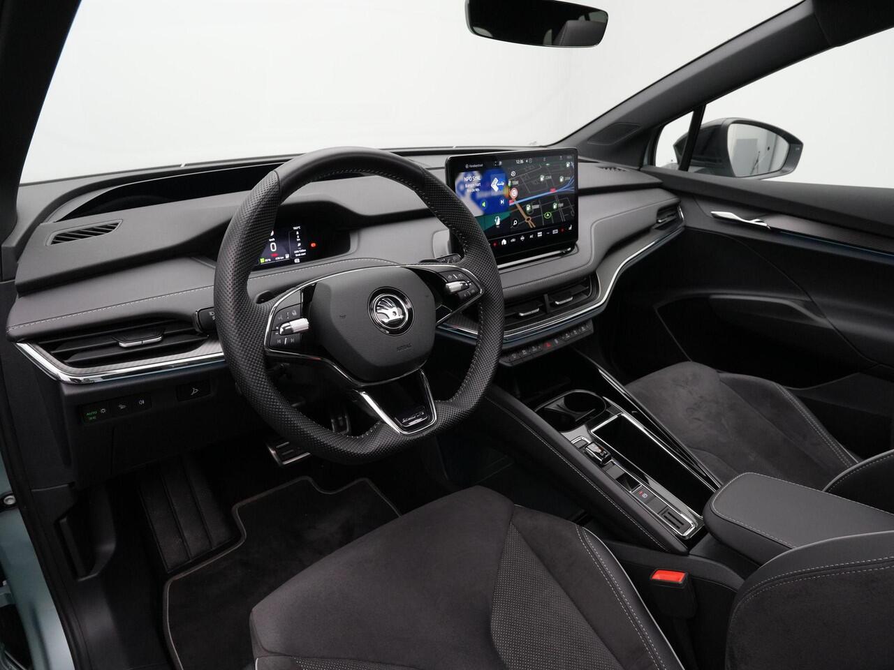 Skoda Enyaq iV 80X 265 pk Sportline | Warmtepomp | Panoramadak | Gegeugenstoel | Matrix LED | Stuur-/stoelverwarming | Leder/alcantara