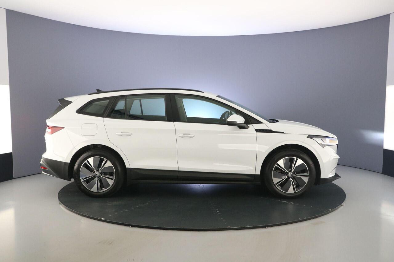 Skoda Enyaq iV 60 180pk Automaat Navigatie, Cruise control, Parkeersensor achter, Stoelverwarming, Airco, LED koplampen, DAB, Radio, Bluetooth, App connect