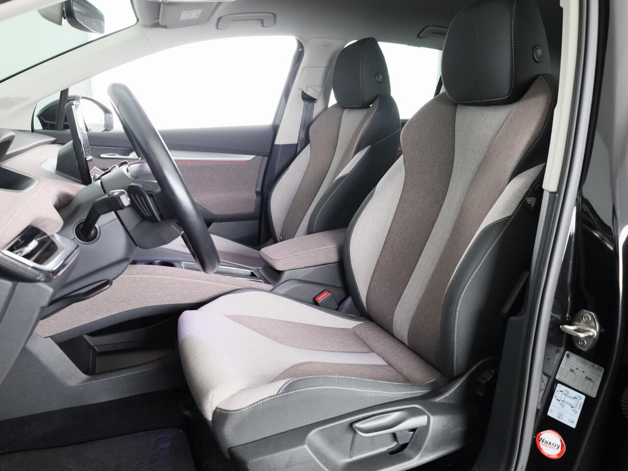 Skoda Enyaq iV 80 204pk | Verwarmd sturuwiel | Wegklapare trekhaak | Warmtepomp | Parkeercamera