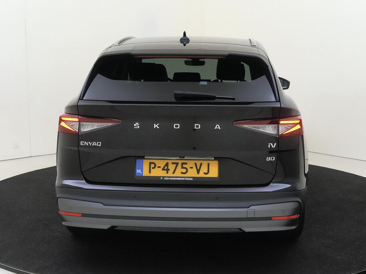 Skoda Enyaq iV 80 | SoH 94% | 360 camera | 3-zone airco | Dodehoek detectie | Keyless | Adaptieve cruise control | Stoel- en stuurwielverwarming | CarPlay |