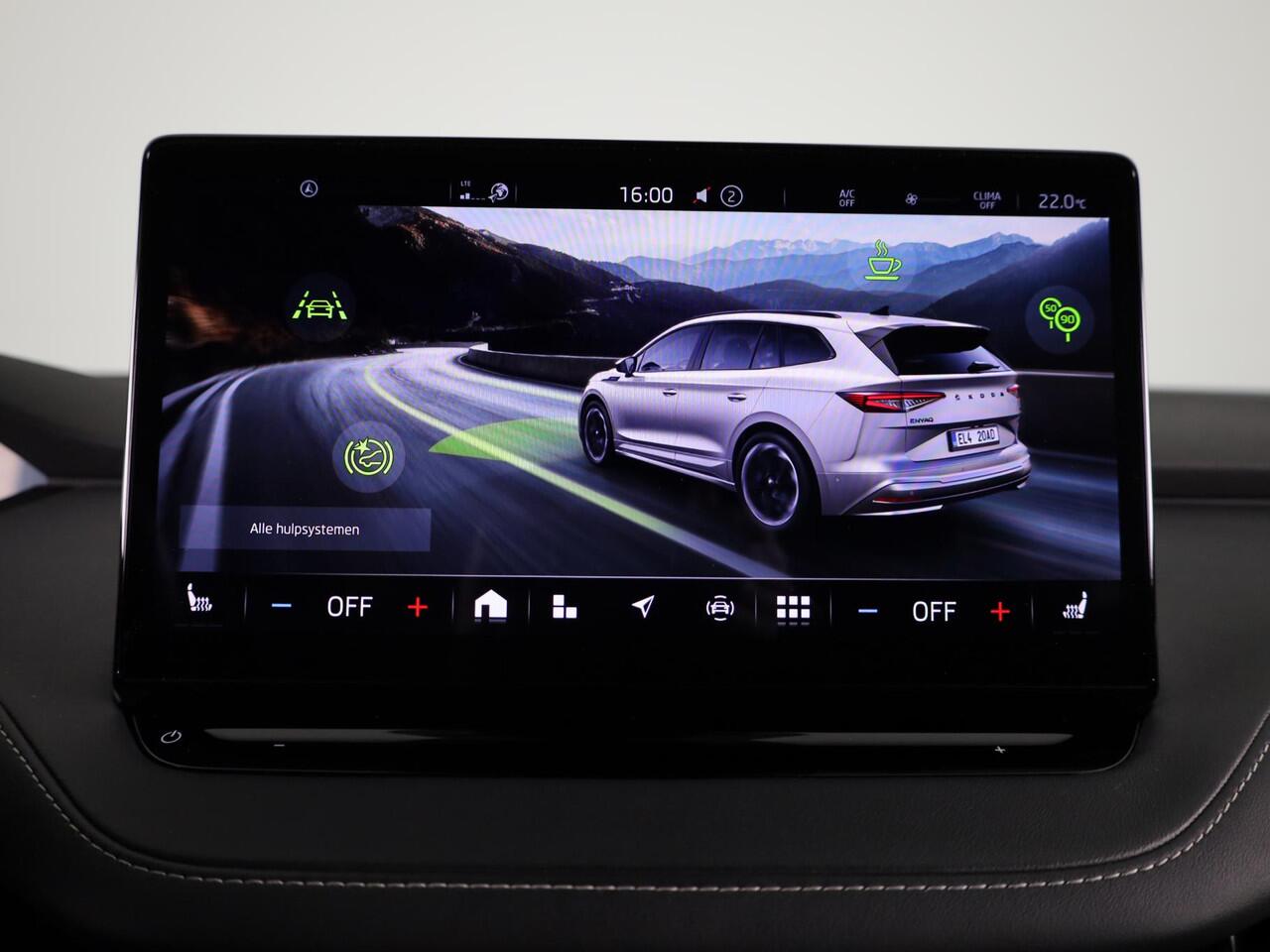 Skoda Enyaq iV 60 Sportline 180 pk | SoH 90% | Navigatie | Parkeersensoren | Achteruitrijcamera | Autom. airco (3 zones) | Stoelverwarming | Keyless |