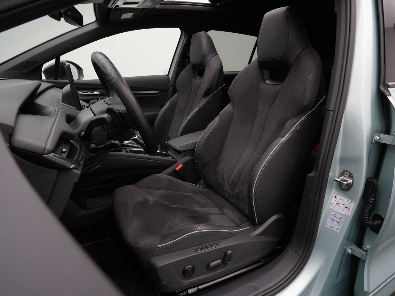 Skoda Enyaq iV 80X 265 pk Sportline | Warmtepomp | Panoramadak | Gegeugenstoel | Matrix LED | Stuur-/stoelverwarming | Leder/alcantara