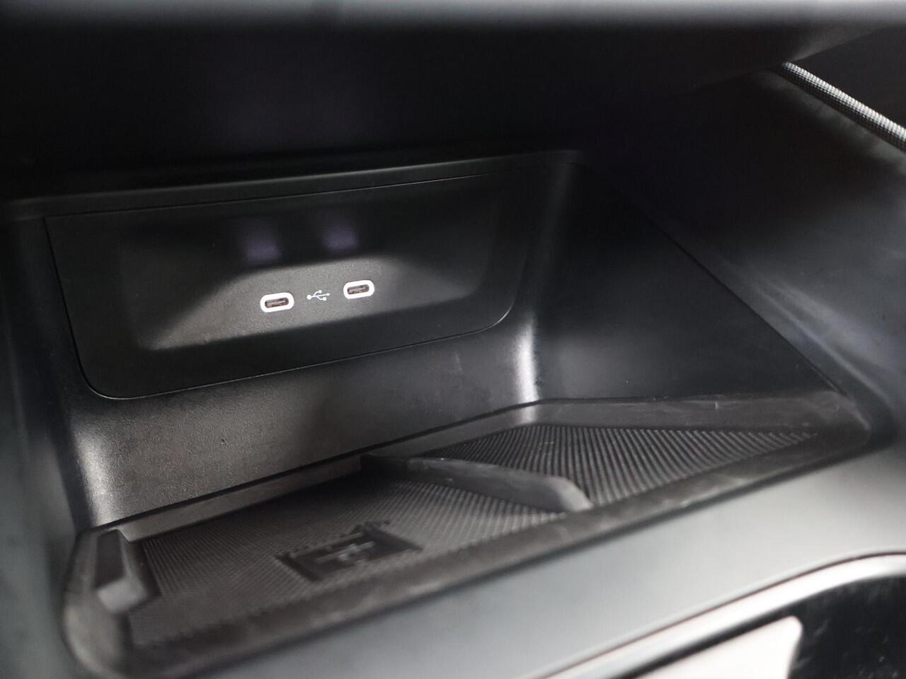 Skoda Enyaq iV 60 | 180 PK | SoH 90% | Voorstoelen verwarmd | Navigatiesysteem | Climate control |