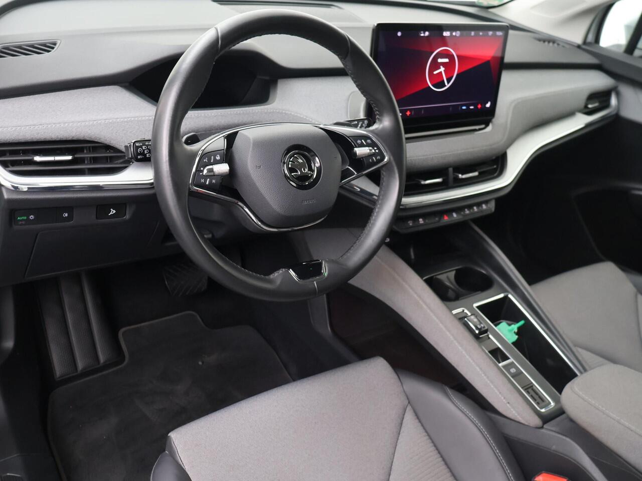 Skoda Enyaq iV 60 | 180 PK | SoH 90% | Voorstoelen verwarmd | Navigatiesysteem | Climate control |