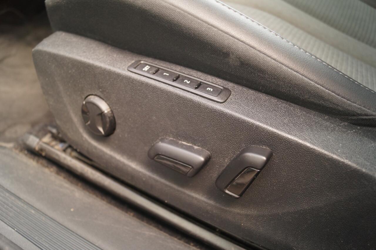 Skoda Enyaq iV 60 180pk 62kWh -PANO-LED-NAVI-ECC-PDC-ACC-