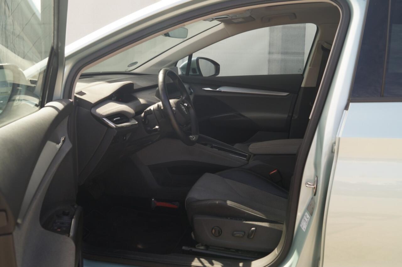 Skoda Enyaq iV 60 180pk 62kWh -PANO-LED-NAVI-ECC-PDC-ACC-