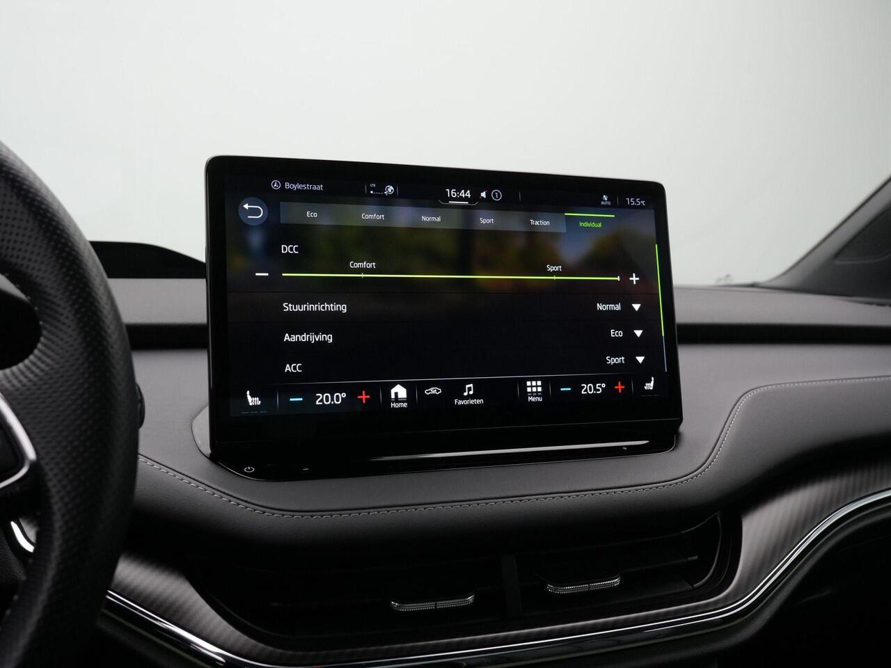 Skoda Enyaq iV Coupé 80 RS 299 pk | SOH 92% | Panoramadak | Trekhaak | Leder | Geheugen-/massagestoel | Adaptief onderstel | Canton | Matrix LED | Head-up display | 360 camera