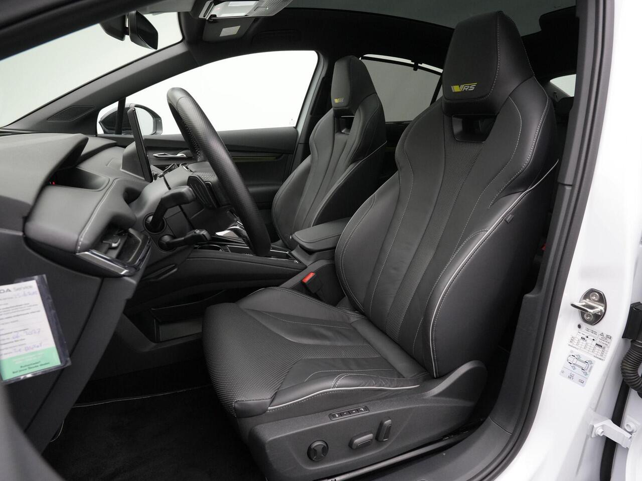 Skoda Enyaq iV Coupé 80 RS 299 pk | SOH 92% | Panoramadak | Trekhaak | Leder | Geheugen-/massagestoel | Adaptief onderstel | Canton | Matrix LED | Head-up display | 360 camera