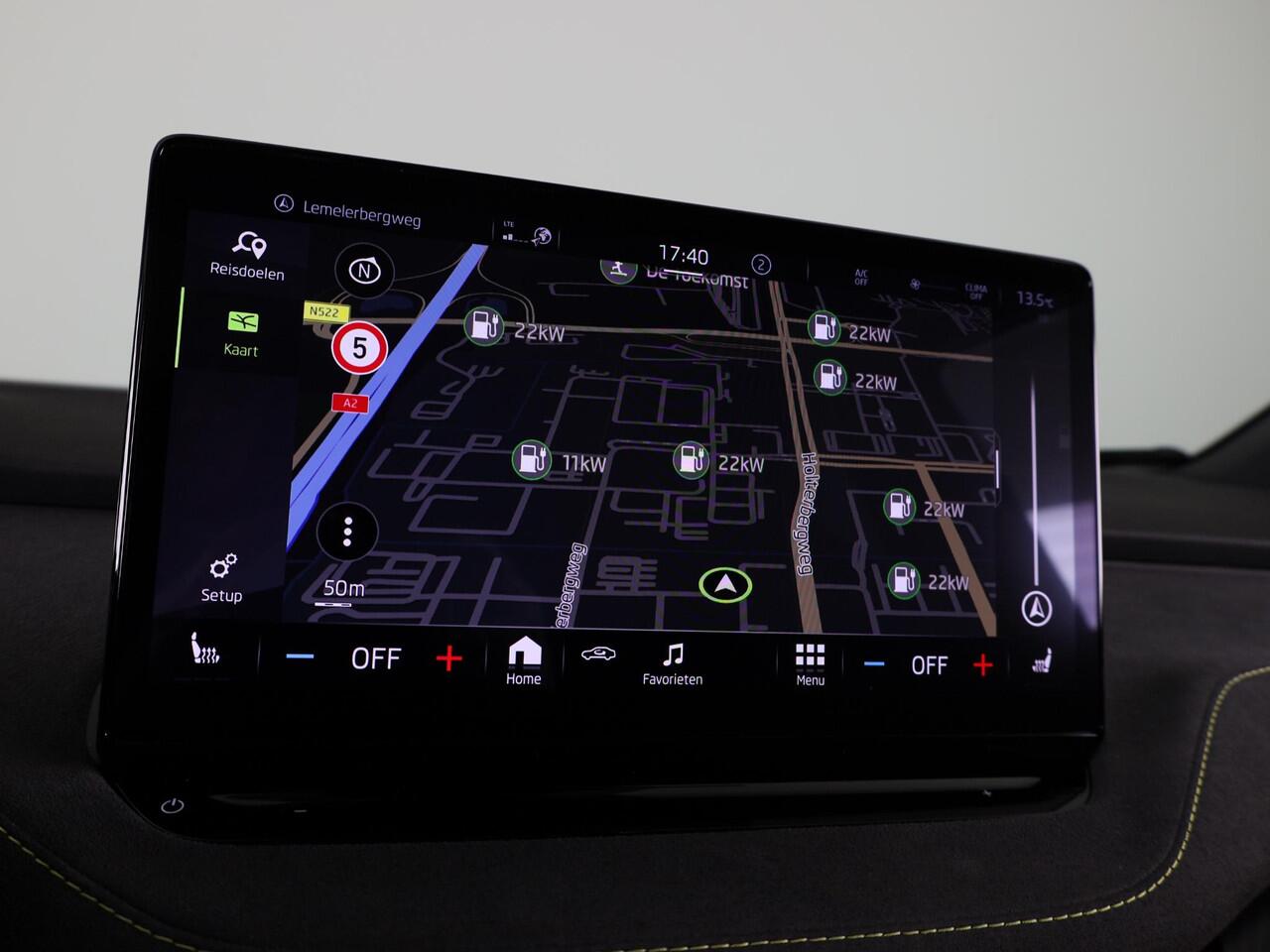 Skoda Enyaq iV Coupé 80 RS 299pk | SoH 93% | Panoramadak | Elektrisch verstelbare stoelen met geheugen | Verwarmbare voorstoelen en achterbank |