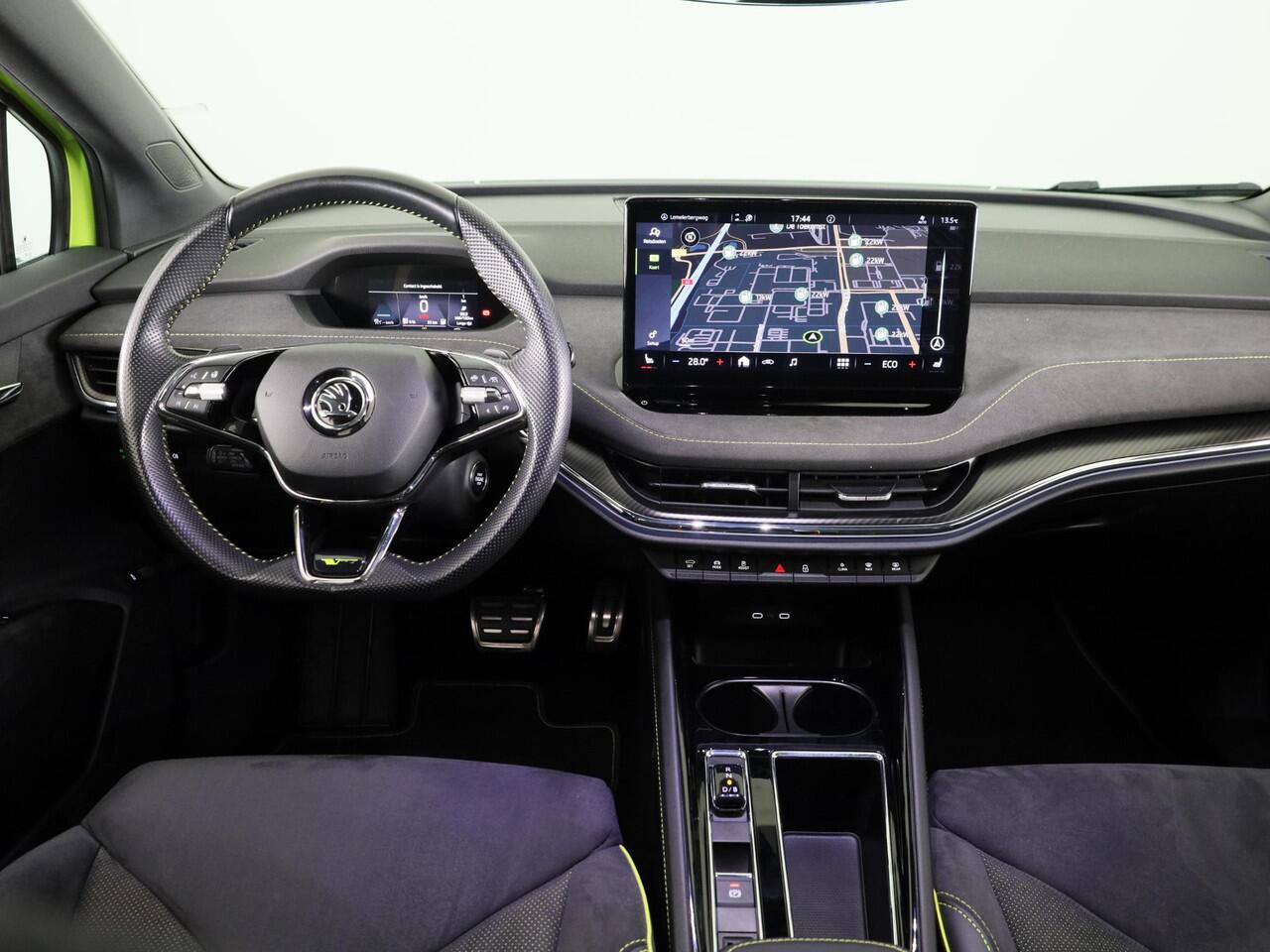 Skoda Enyaq iV Coupé 80 RS 299pk | SoH 93% | Panoramadak | Elektrisch verstelbare stoelen met geheugen | Verwarmbare voorstoelen en achterbank |