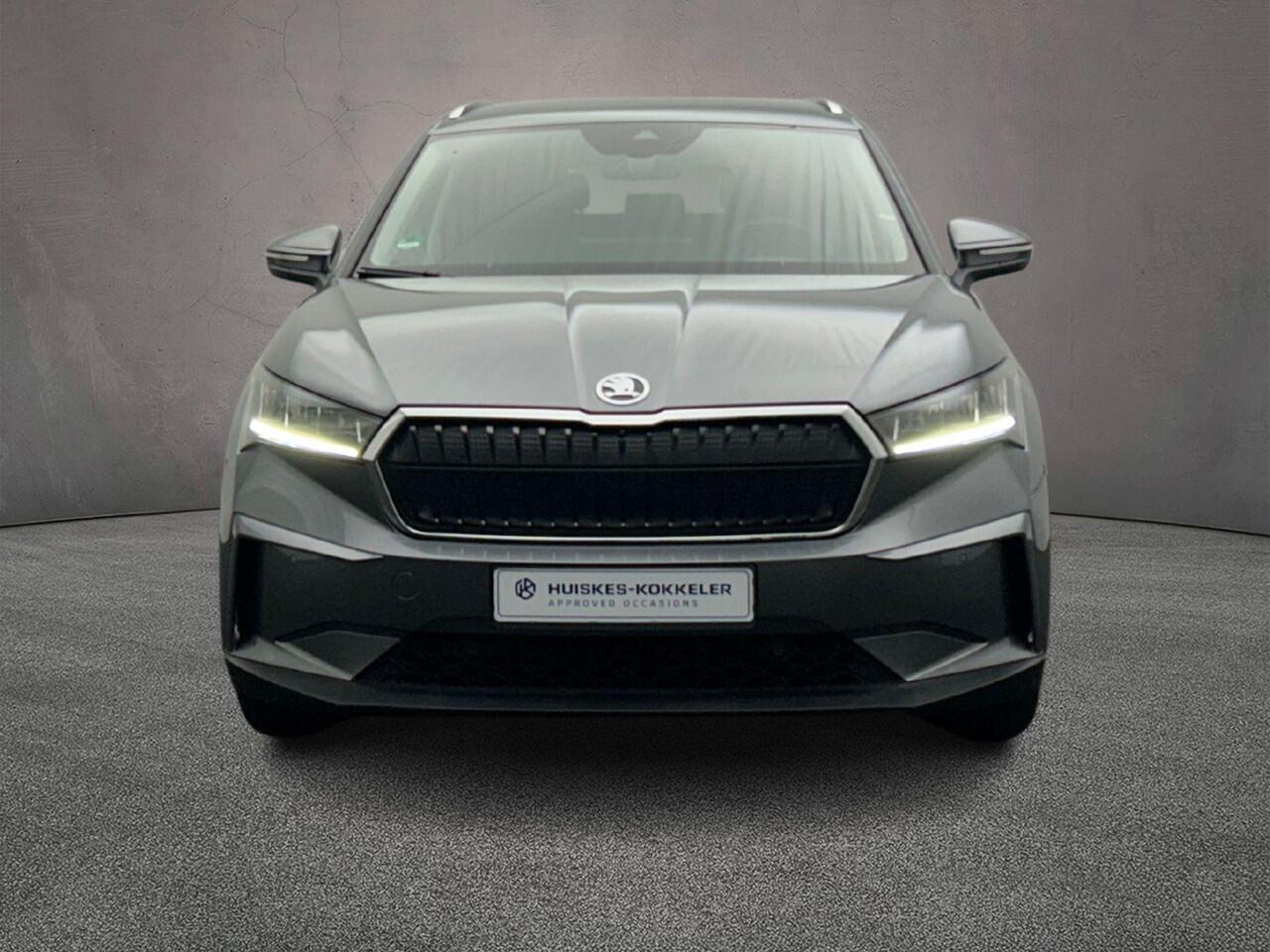 Skoda Enyaq iV 80 204pk Automaat Trekhaak, Adaptive cruise control, Navigatie, 360 camera, Stuurwiel verwarmd, Achteruitrijcamera, Parkeersensoren, LED koplampen