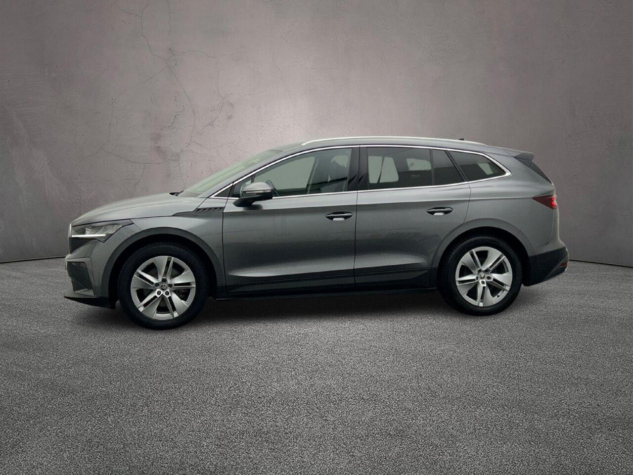 Skoda Enyaq iV 80 204pk Automaat Trekhaak, Adaptive cruise control, Navigatie, 360 camera, Stuurwiel verwarmd, Achteruitrijcamera, Parkeersensoren, LED koplampen