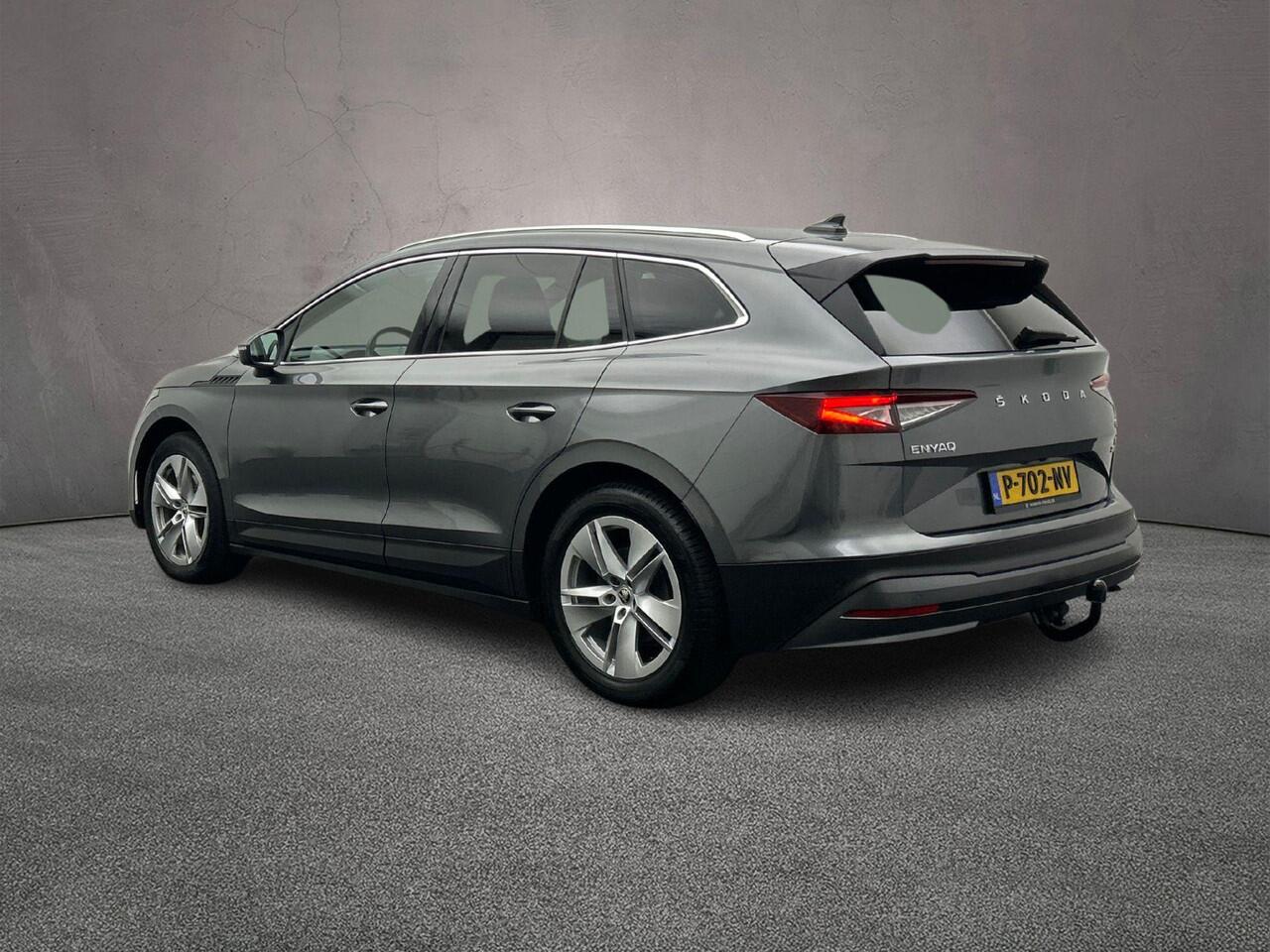 Skoda Enyaq iV 80 204pk Automaat Trekhaak, Adaptive cruise control, Navigatie, 360 camera, Stuurwiel verwarmd, Achteruitrijcamera, Parkeersensoren, LED koplampen