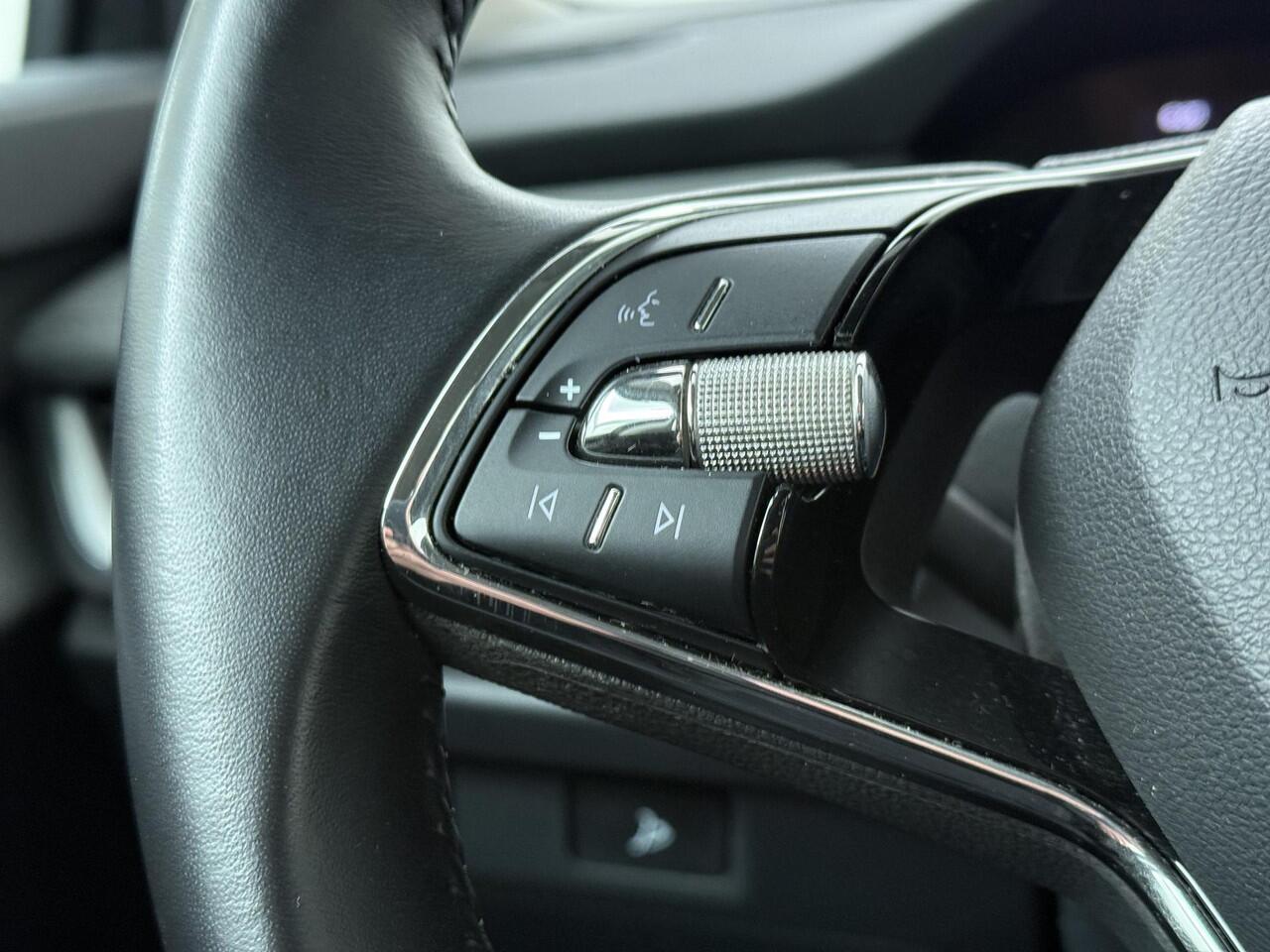 Skoda Enyaq iV 60 | 180 PK | SoH 89% | Cruise control | Navigatiesysteem | LED verlichting | Achteruitrijcamera |