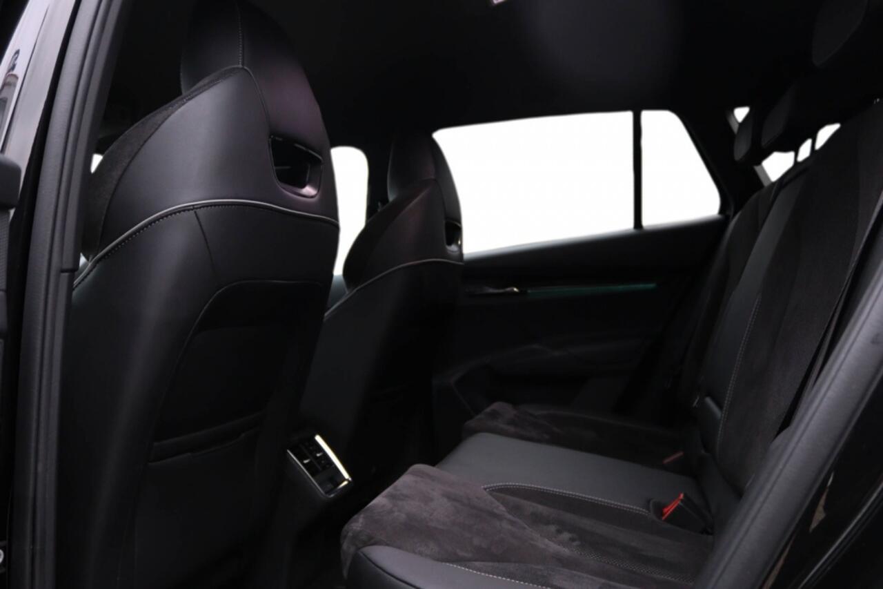 Skoda Enyaq iV 60 Sportline 180pk Trekhaak l Camera