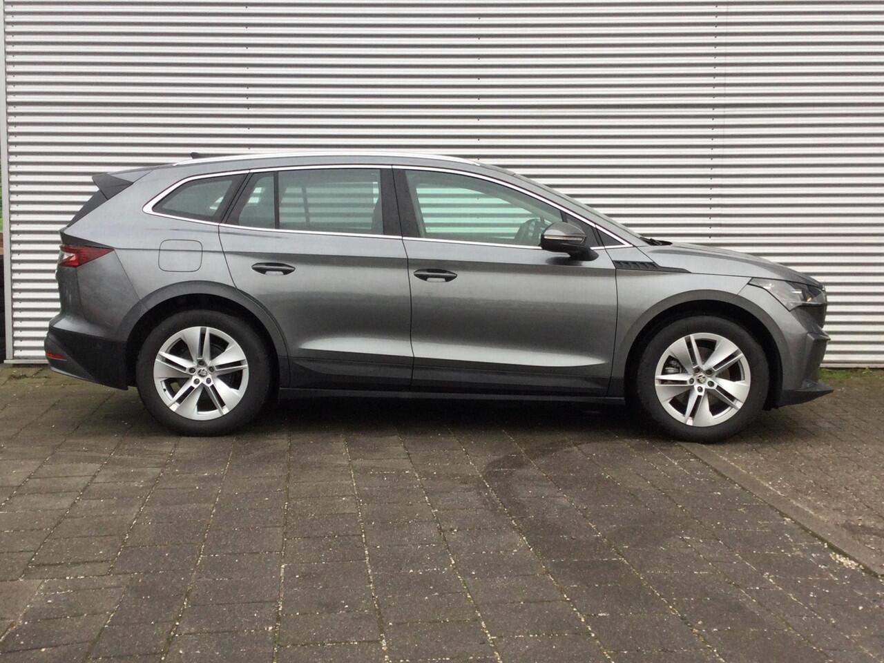 Skoda Enyaq iV 60 180PK Business Edition | LED | Stuurverwarming | Camera |