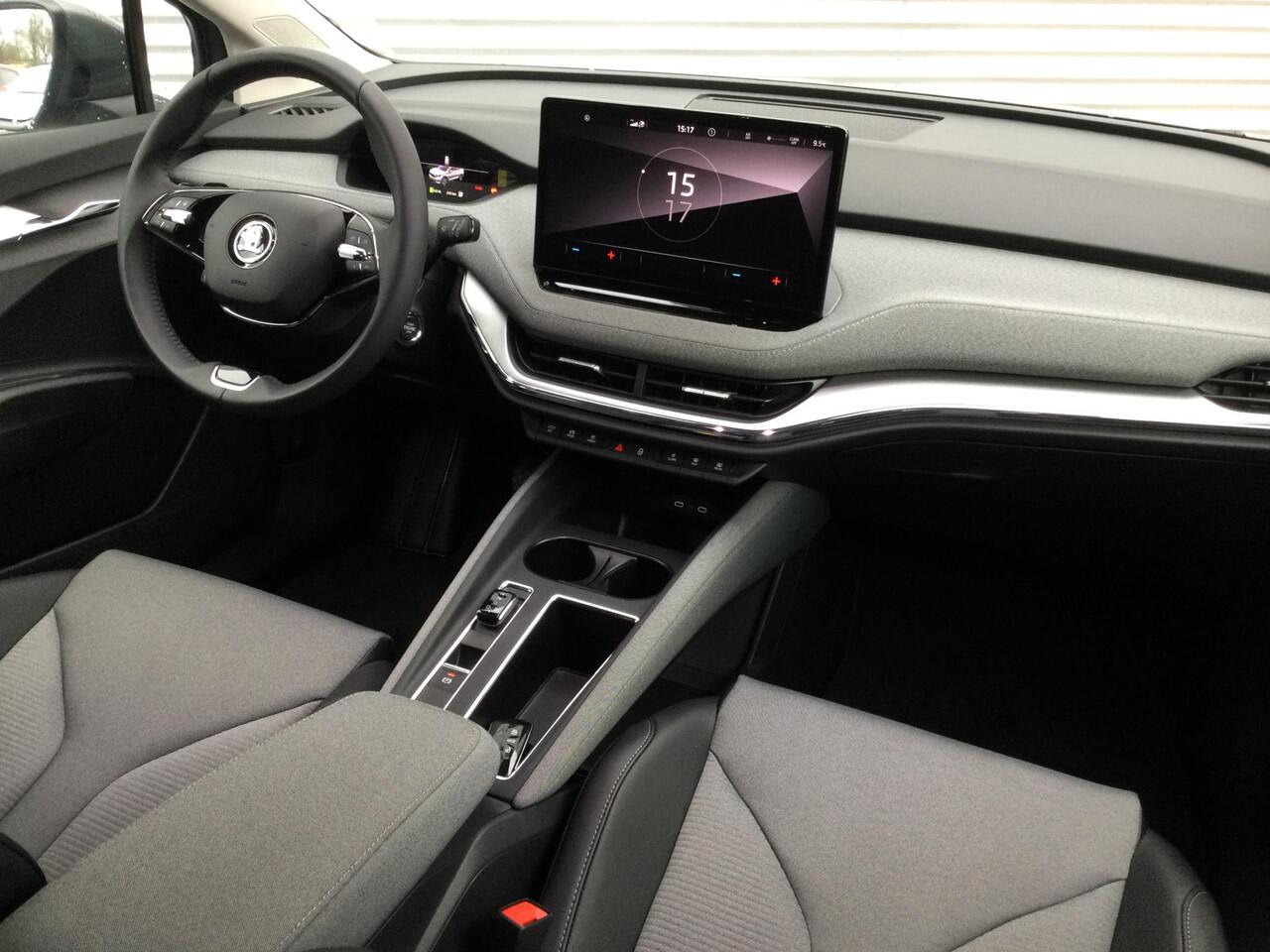 Skoda Enyaq iV 60 180PK Business Edition | LED | Stuurverwarming | Camera |