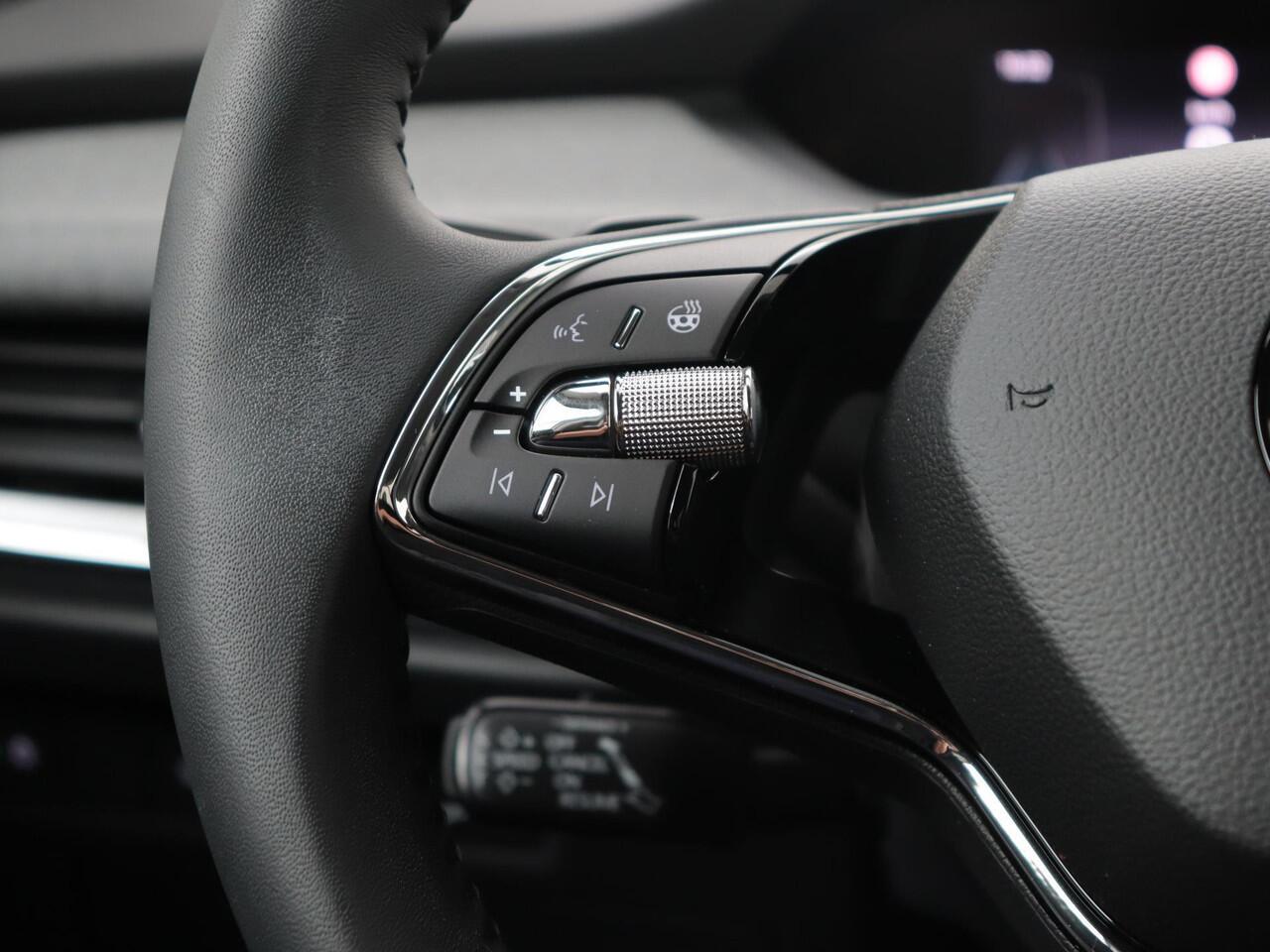 Skoda Enyaq iV 80 204 pk | Navigatie | Apple Carplay/Android | Auto Camera | 537 km actieradius | 19" Lichtmetalen velgen |