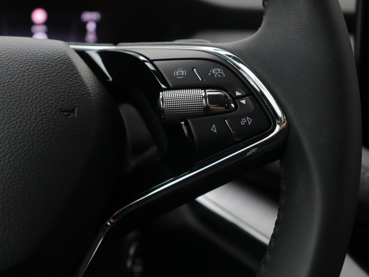 Skoda Enyaq iV 80 204 pk | Navigatie | Apple Carplay/Android | Auto Camera | 537 km actieradius | 19" Lichtmetalen velgen |