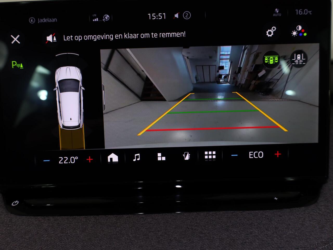 Skoda Enyaq iV 60 180 pk | SOH 93% | Navigatie | Parkeersensoren | Achteruitrijcamera | LED koplampen | Lichtmetalen velgen 19" | Apple Carplay/Android Auto |