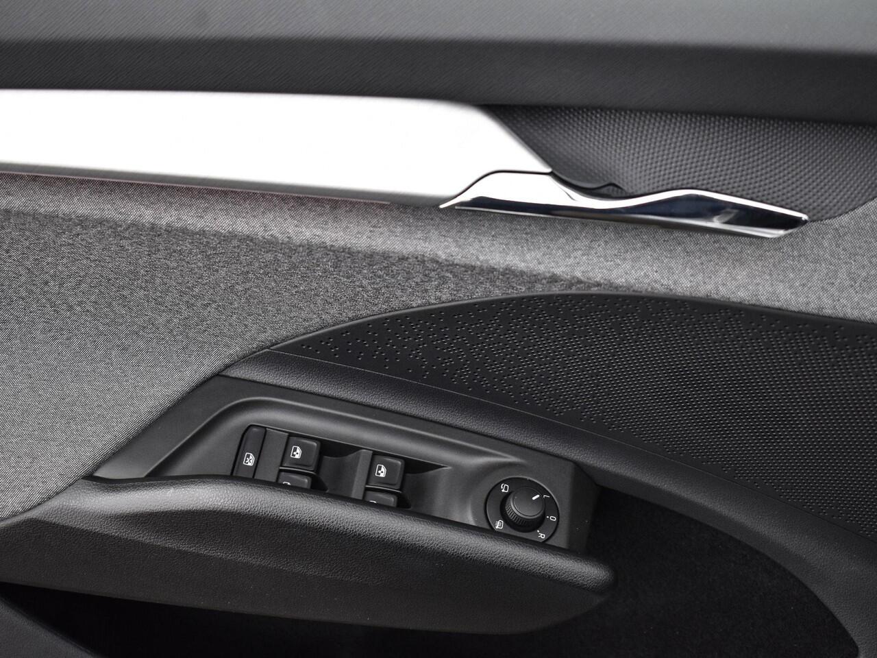 Skoda Enyaq iV 60 180pk · Apple/Android Car Play · Camera · Navigatie · P-Sensoren · Cruise Control · LED Koplampen · 19'' Inch ·