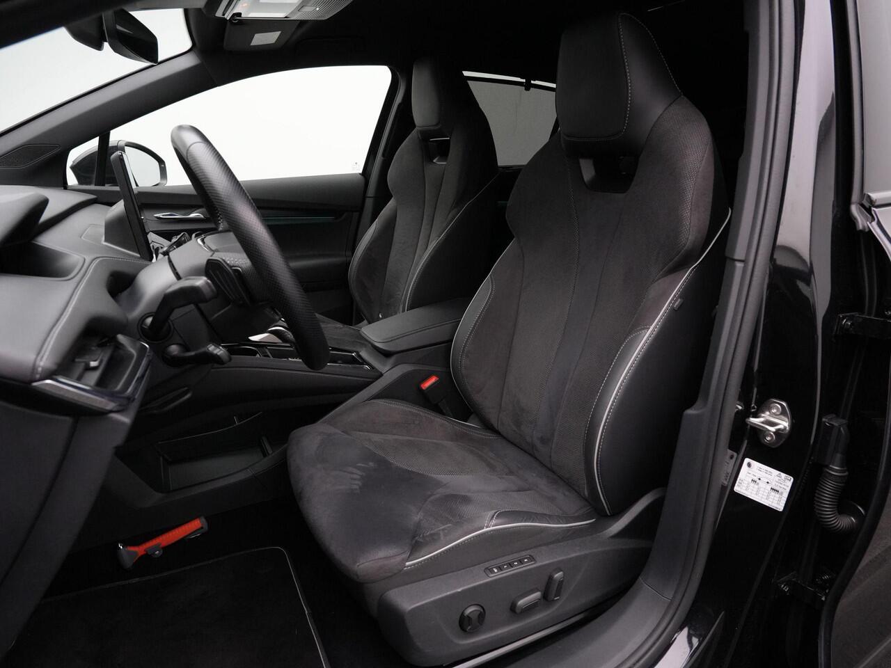 Skoda Enyaq iV 60 180 pk Sportline | Matrix LED | Stuur-/stoelverwarming | Geheugenstoel | Leder/alcantara | Navigatie