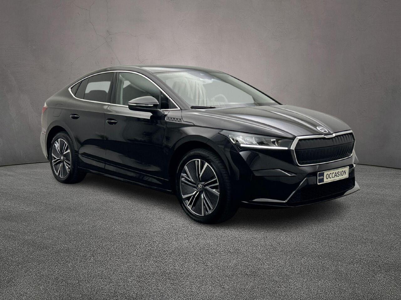 Skoda Enyaq iV Coupé 60 Business Edition Plus 180pk Automaat Panoramadak, Adaptive cruise control, Navigatie, Achteruitrijcamera, Stoelverwarming, Stuurwiel verwarmd, LED koplampen