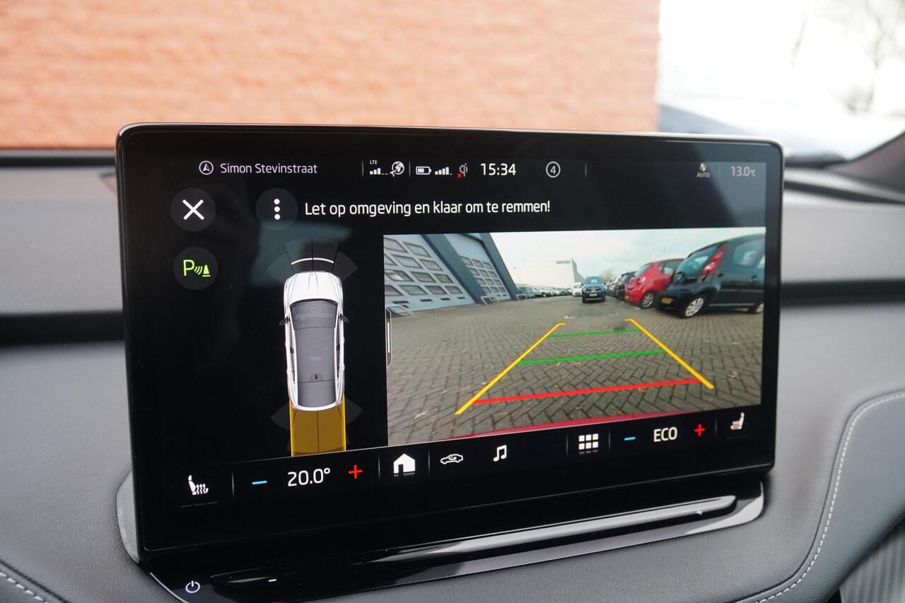 Skoda Enyaq iV Coupé 60 Sportline + PANORAMA / SPORTSTOELEN /