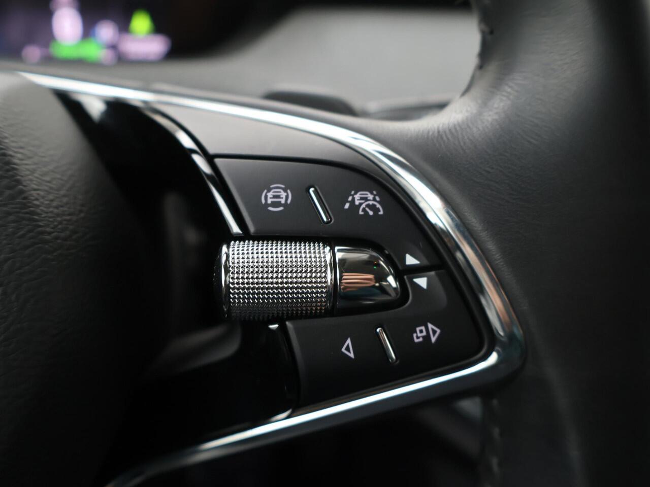 Skoda Enyaq iV 80 | 204 PK | SoH 94% | Navigatiesysteem | Achteruitrijcamera | Climate control | Led verlichting |