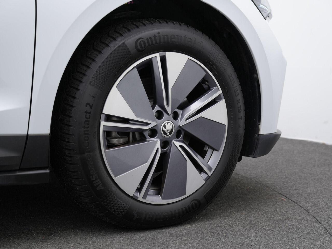 Skoda Enyaq iV 60 180 pk Selection | Achteruitrijcamera | Adaptive Cruise | Navigatie | Leder/stof | Carplay