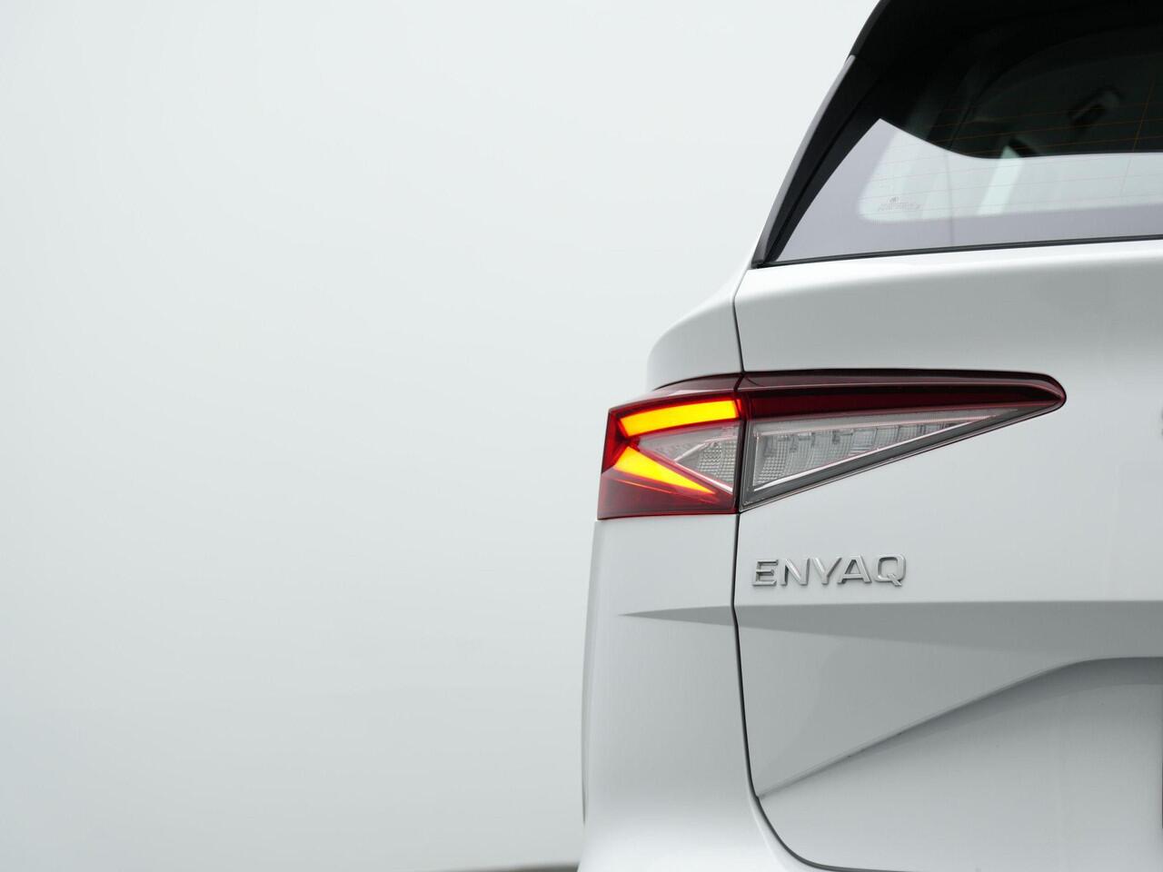 Skoda Enyaq iV 60 180 pk Selection | Achteruitrijcamera | Adaptive Cruise | Navigatie | Leder/stof | Carplay