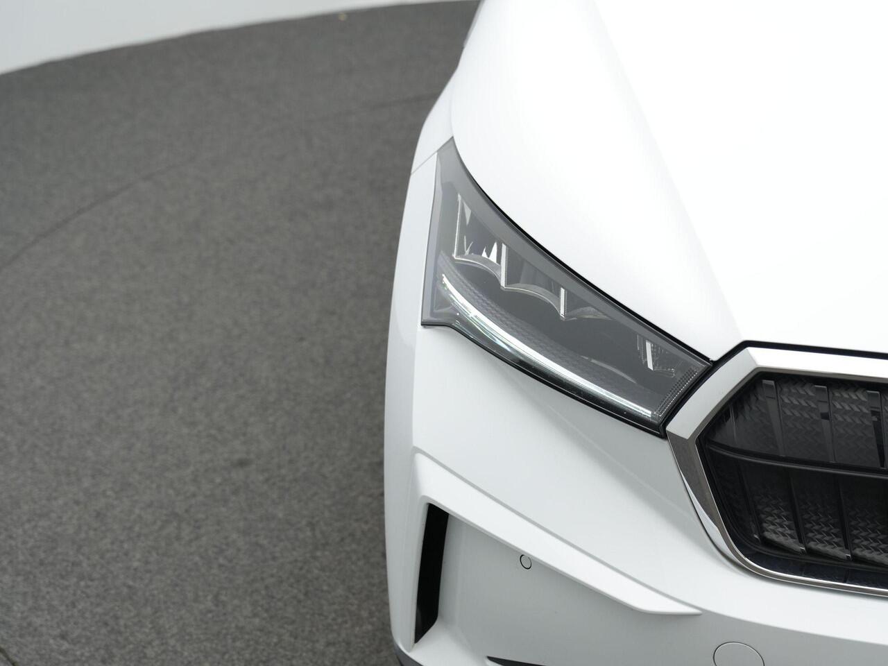 Skoda Enyaq iV 60 180 pk Selection | Achteruitrijcamera | Adaptive Cruise | Navigatie | Leder/stof | Carplay