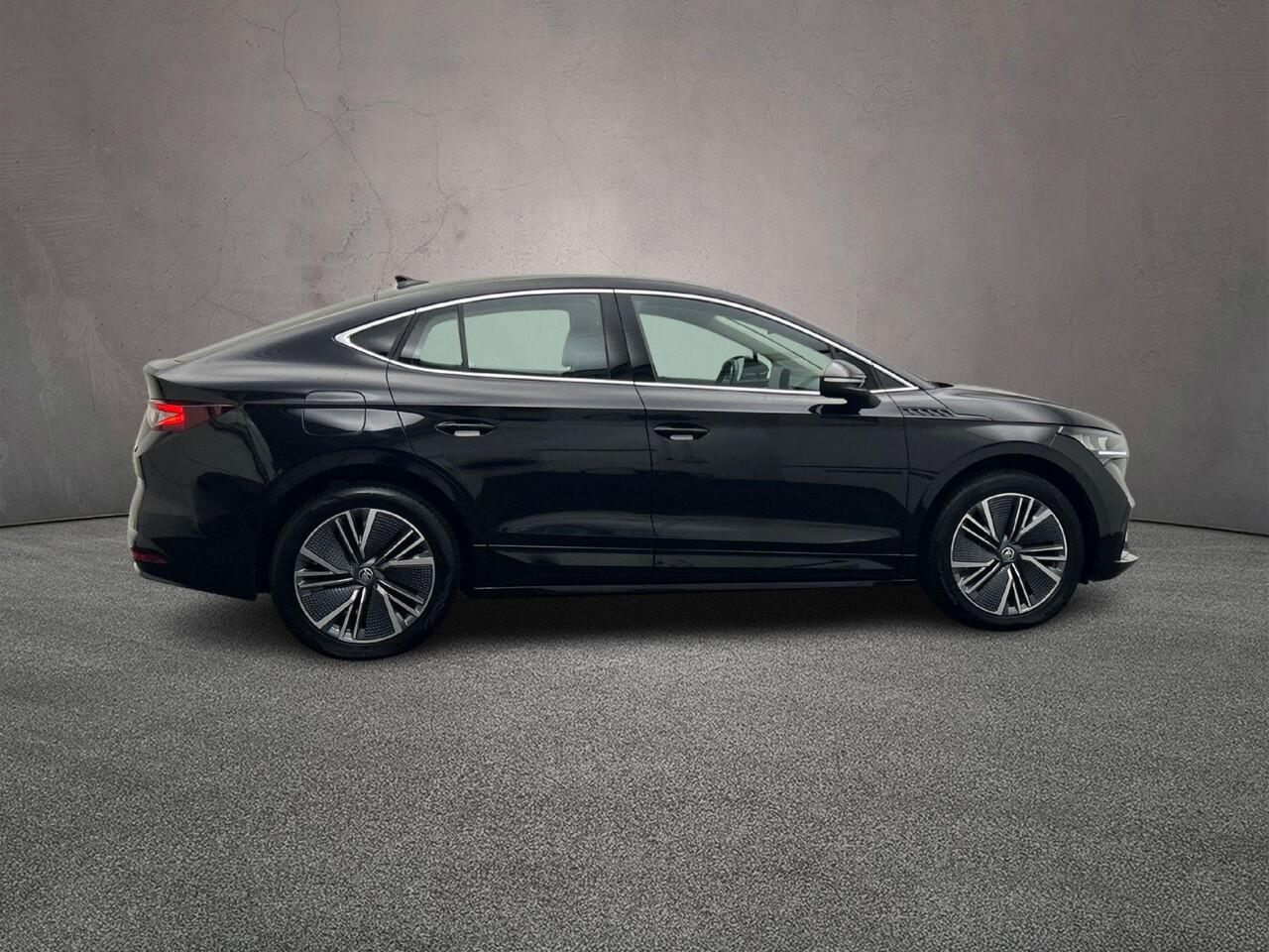 Skoda Enyaq iV Coupé 60 180pk Automaat Panoramadak, Cruise control, Achteruitrijcamera, Navigatie, LED koplampen, Parkeersensoren, Airco, App connect